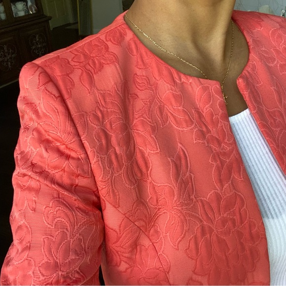 Josephine Floral Jacquard Round Neck Blazer - Picture 2 of 6